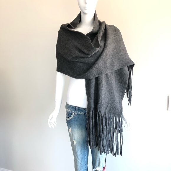 LUCKY BRAND Solid Gray Oversized Extra Long Felts Fringed Wrap Shawl Scarf NWOT - Picture 3 of 11
